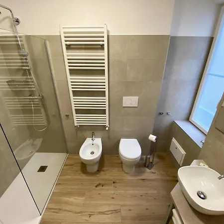 Five Flowers 4* Terst