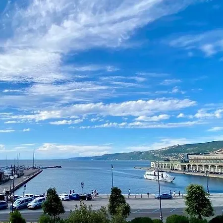 Penzion Five Flowers Terst