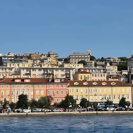 Five Flowers 게스트하우스 트리에스테