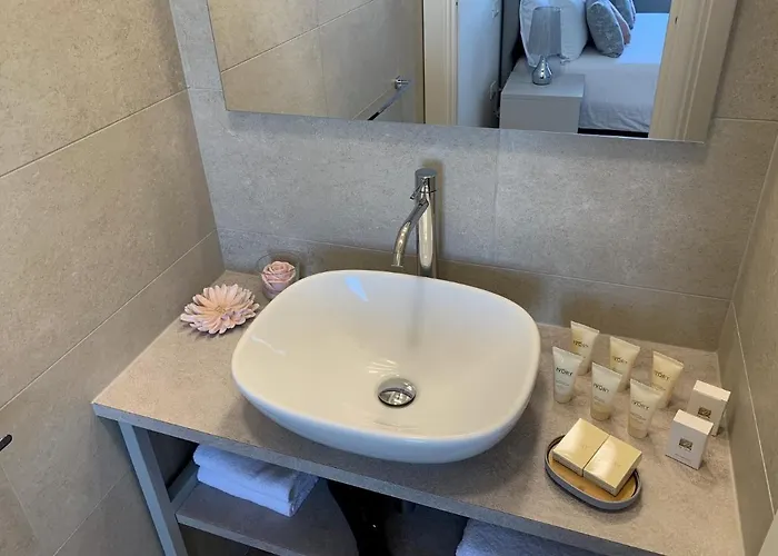 Πανσιόν Five Flowers 4*