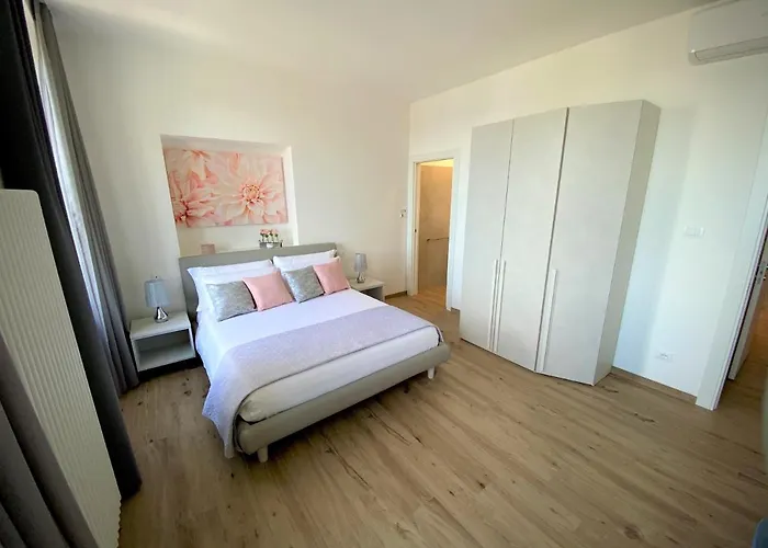 Πανσιόν Five Flowers Τεργέστη