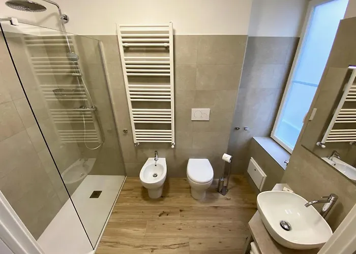 Five Flowers 4* Τεργέστη