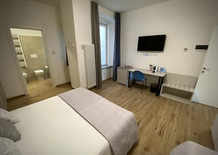 Five Flowers Πανσιόν